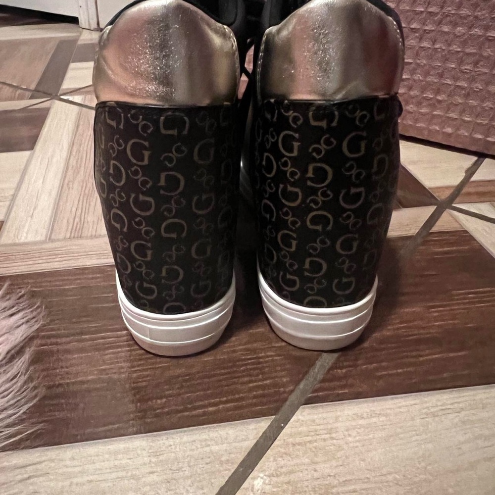 Guess Woman Shoes